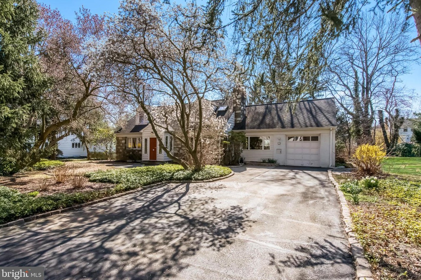 35 Cold Soil Rd, Lawrence Township, NJ 08648