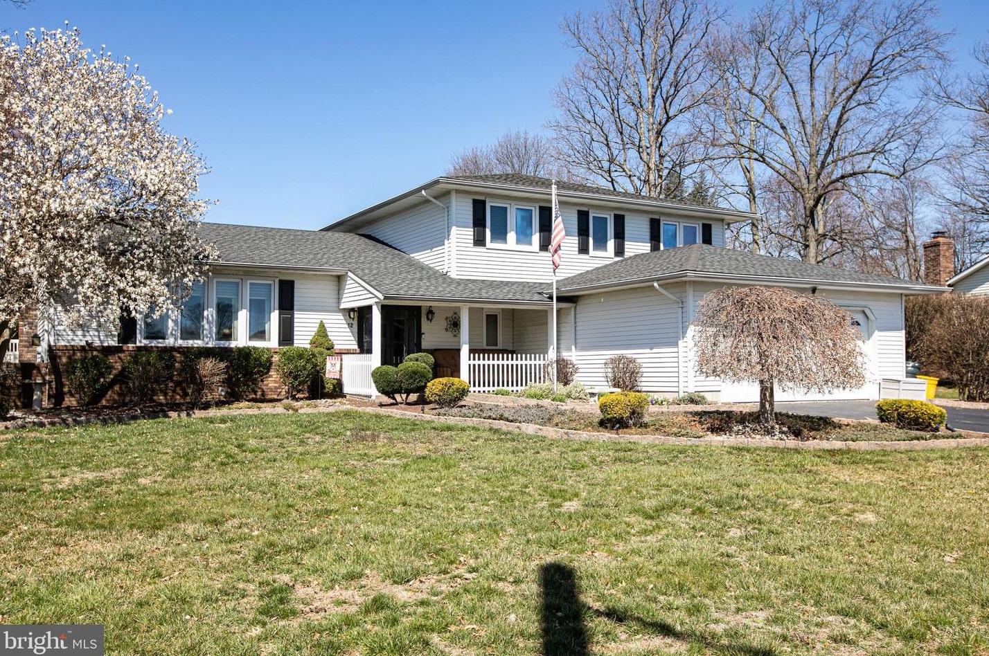 12 Ray Dwier Dr, Trenton, NJ 08690