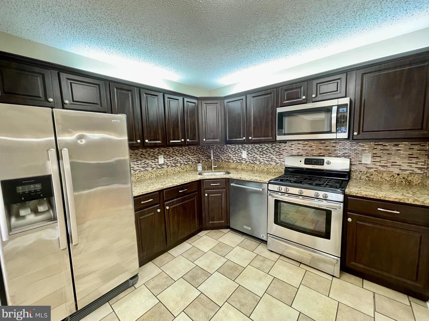 43 Aspen Ct, Trenton, NJ 08619