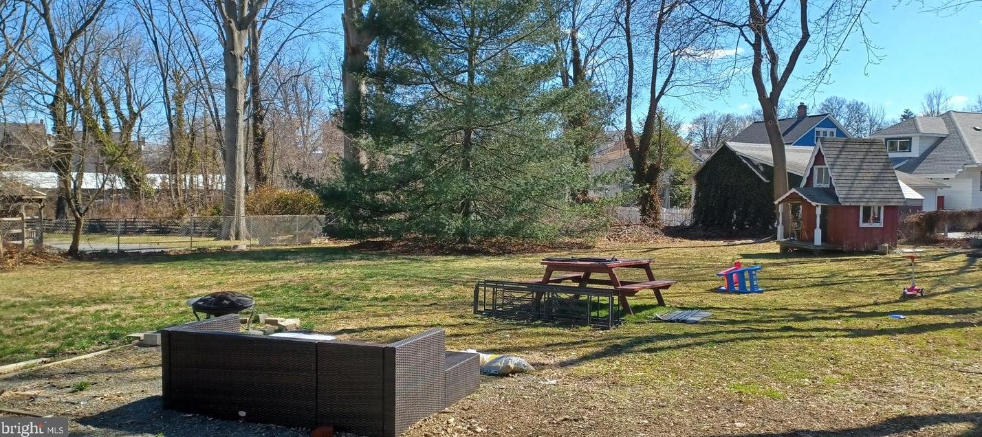 223 Mercer St, East Windsor NJ  08520-3817 exterior