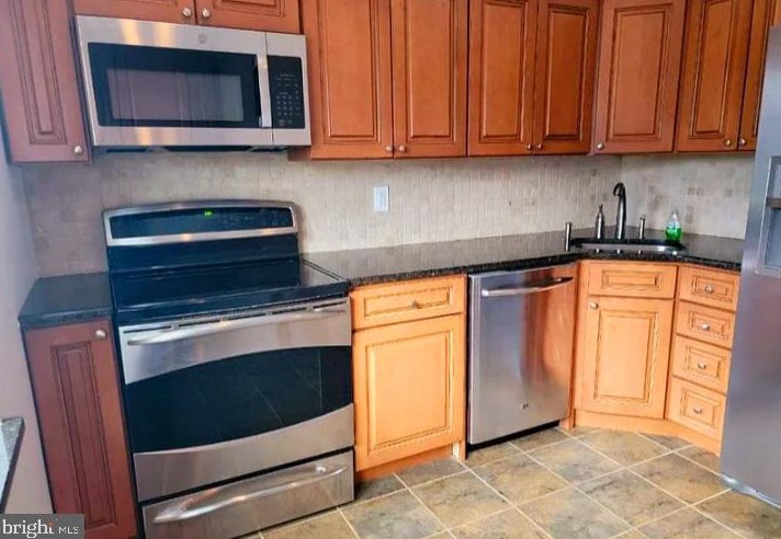 1809 Silver Ct, Trenton, NJ 08690