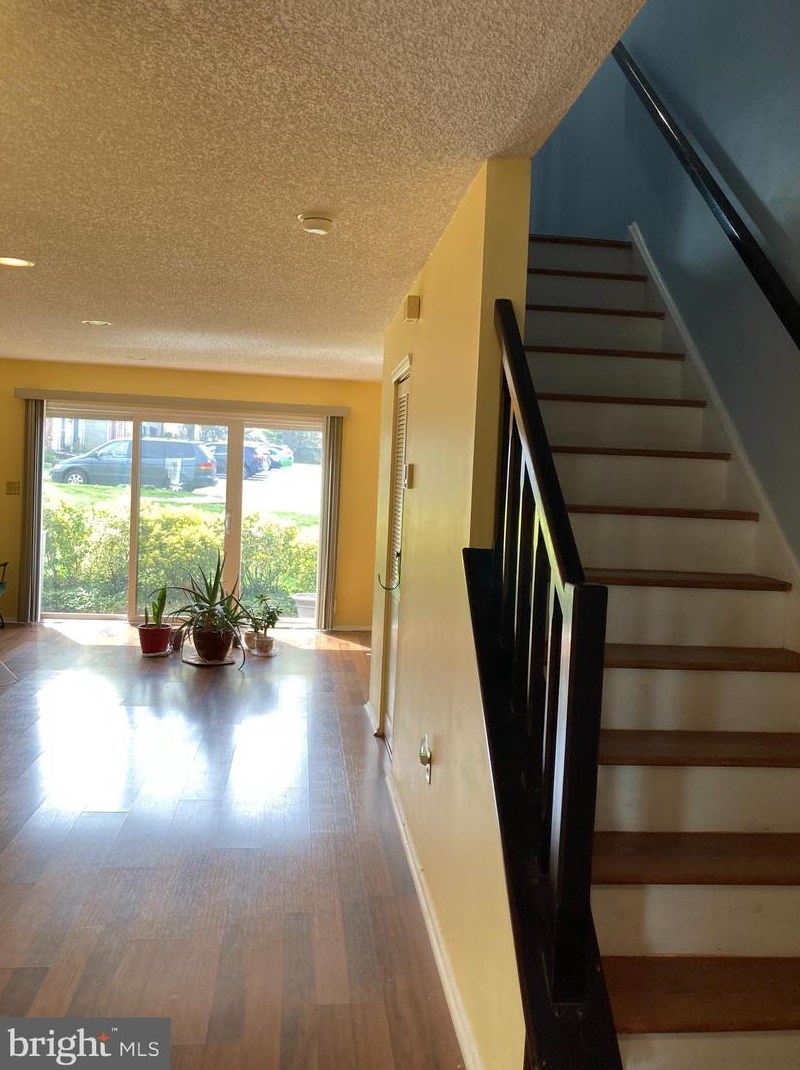 8 Van Buren Pl, Lawrence Township, NJ 08648