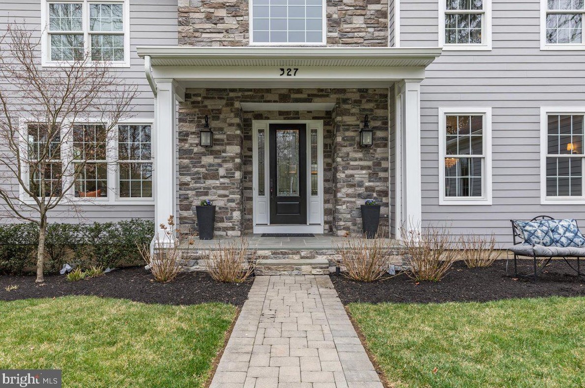 327 Snowden Ln, Princeton, NJ 08540