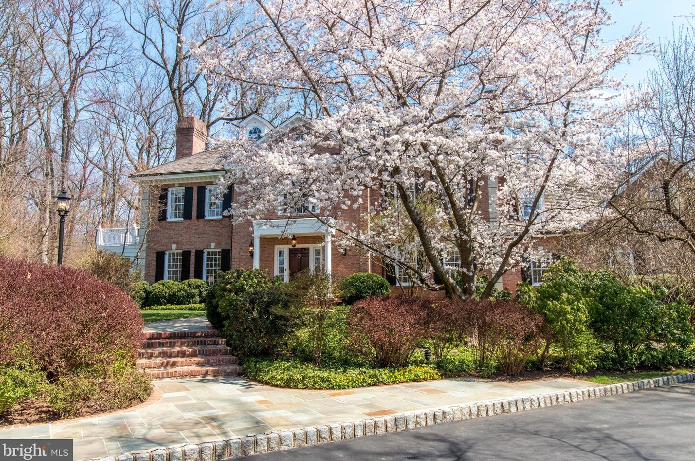 2 Oakridge Ct, Princeton, NJ 08540