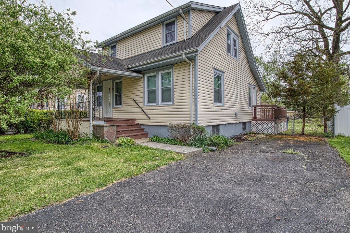 110 Wyckoff Mills Rd, East Windsor, NJ 08520-3009