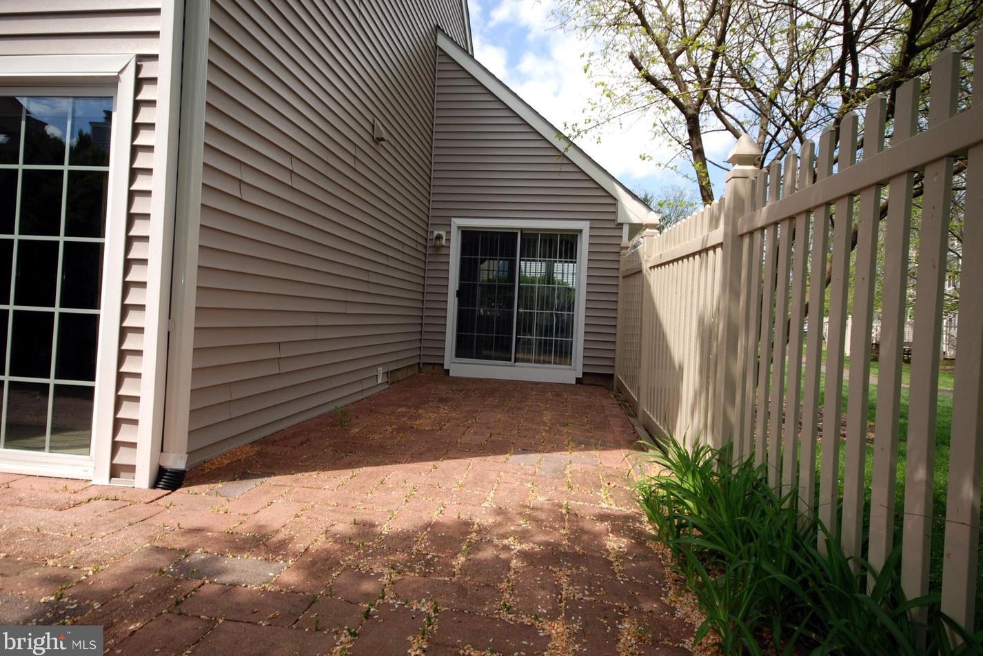 10 Hopkinson Ct, East Windsor NJ 08520-2725 exterior