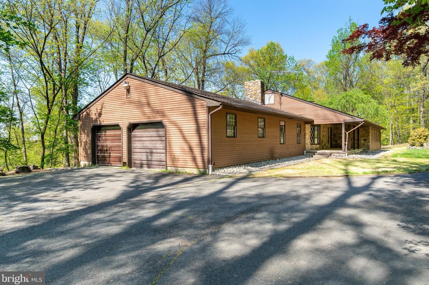 95 Crusher Rd, Hopewell Township NJ  08525-2201 exterior