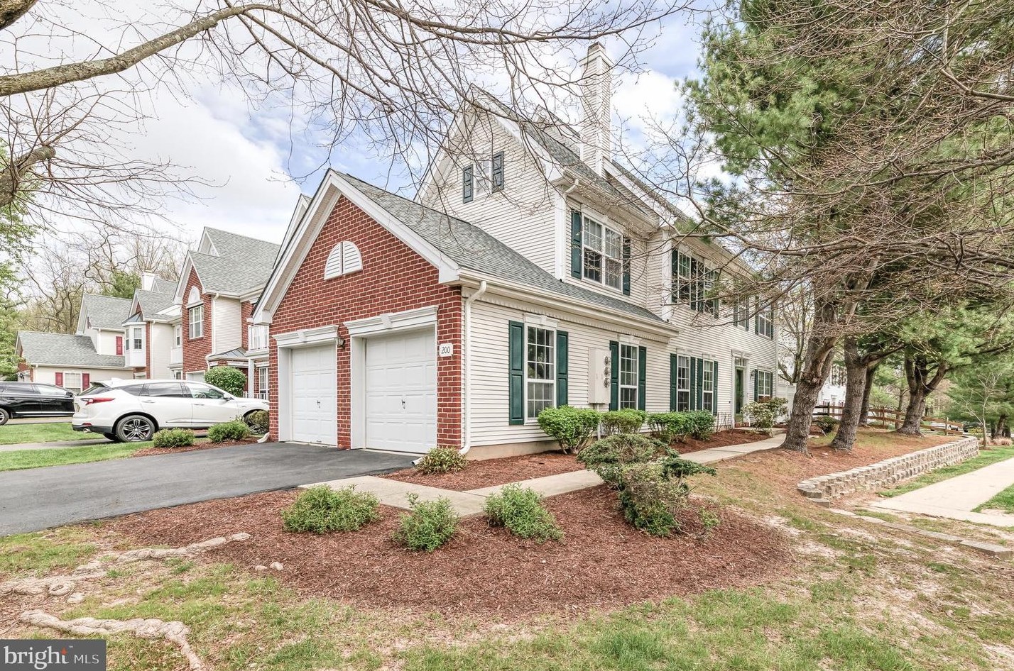 200 Sandpiper Ct, Pennington, NJ 08534-5220