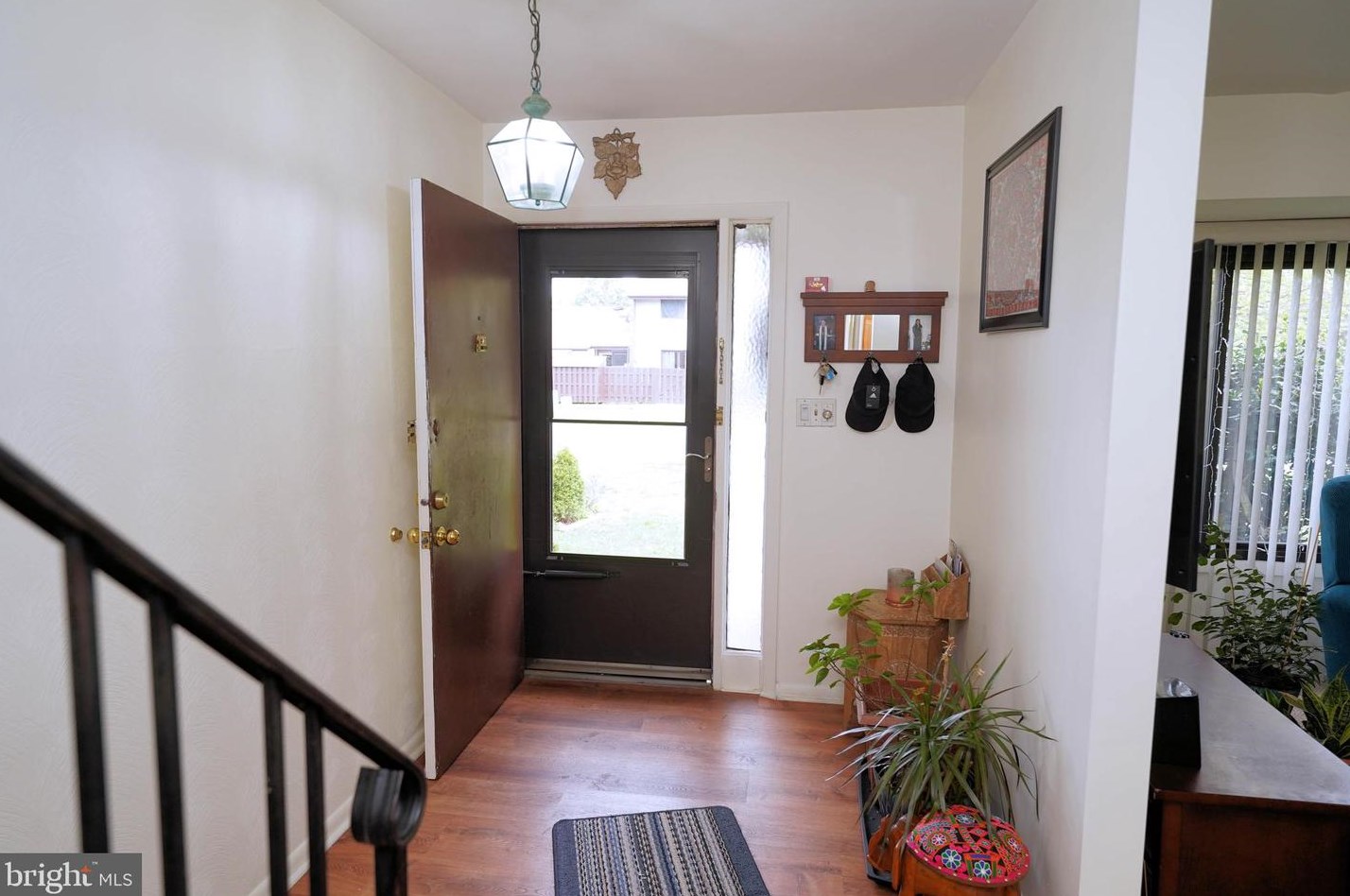 120 Bennington Dr, East Windsor NJ  08520-5304 exterior