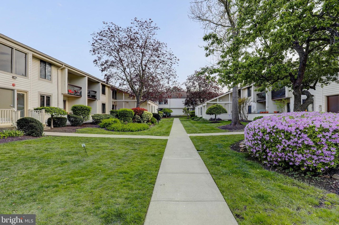 6 Avon Dr #z6, East Windsor, NJ 08520