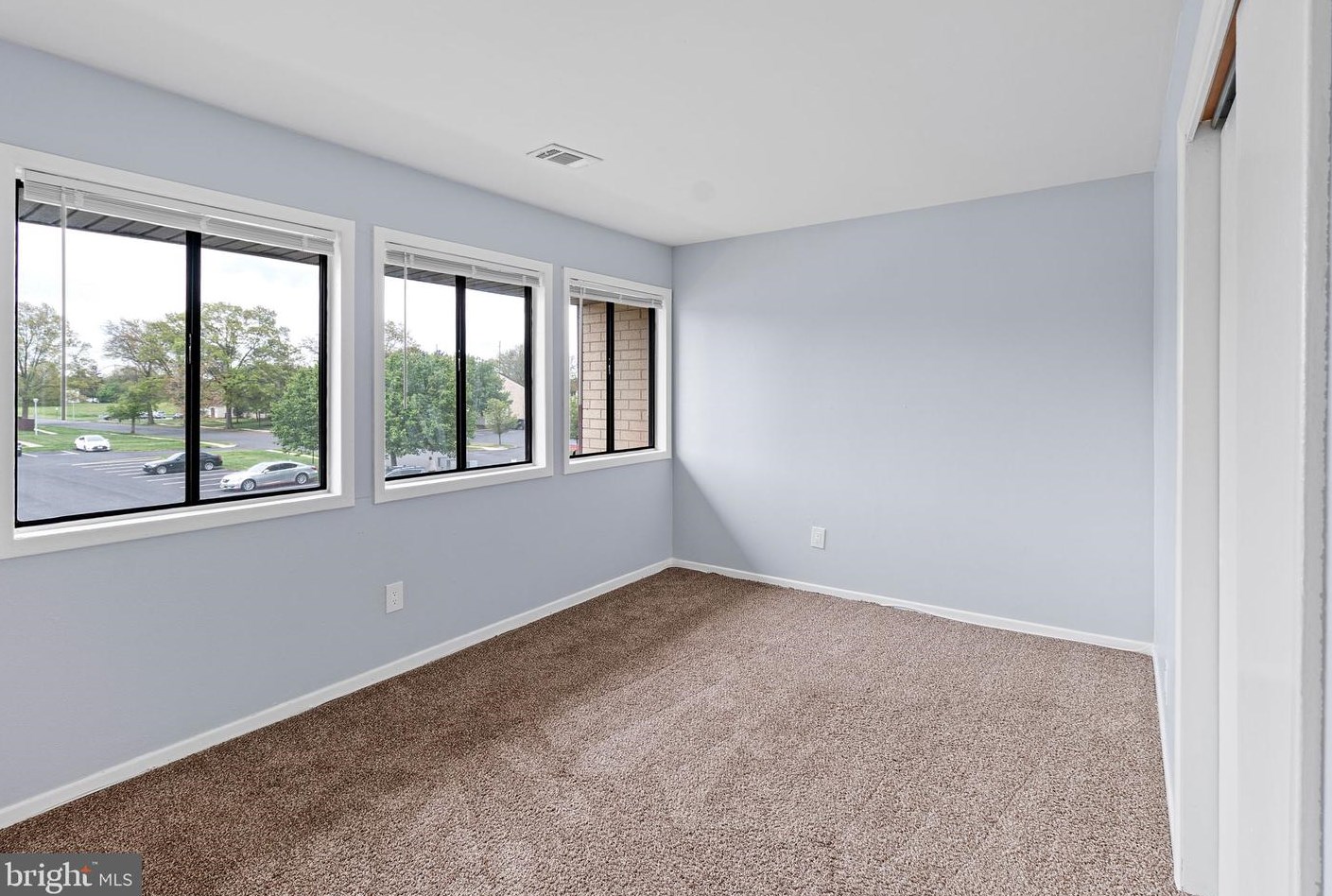 C-2 Avon Dr, East Windsor NJ 08520-5608 exterior