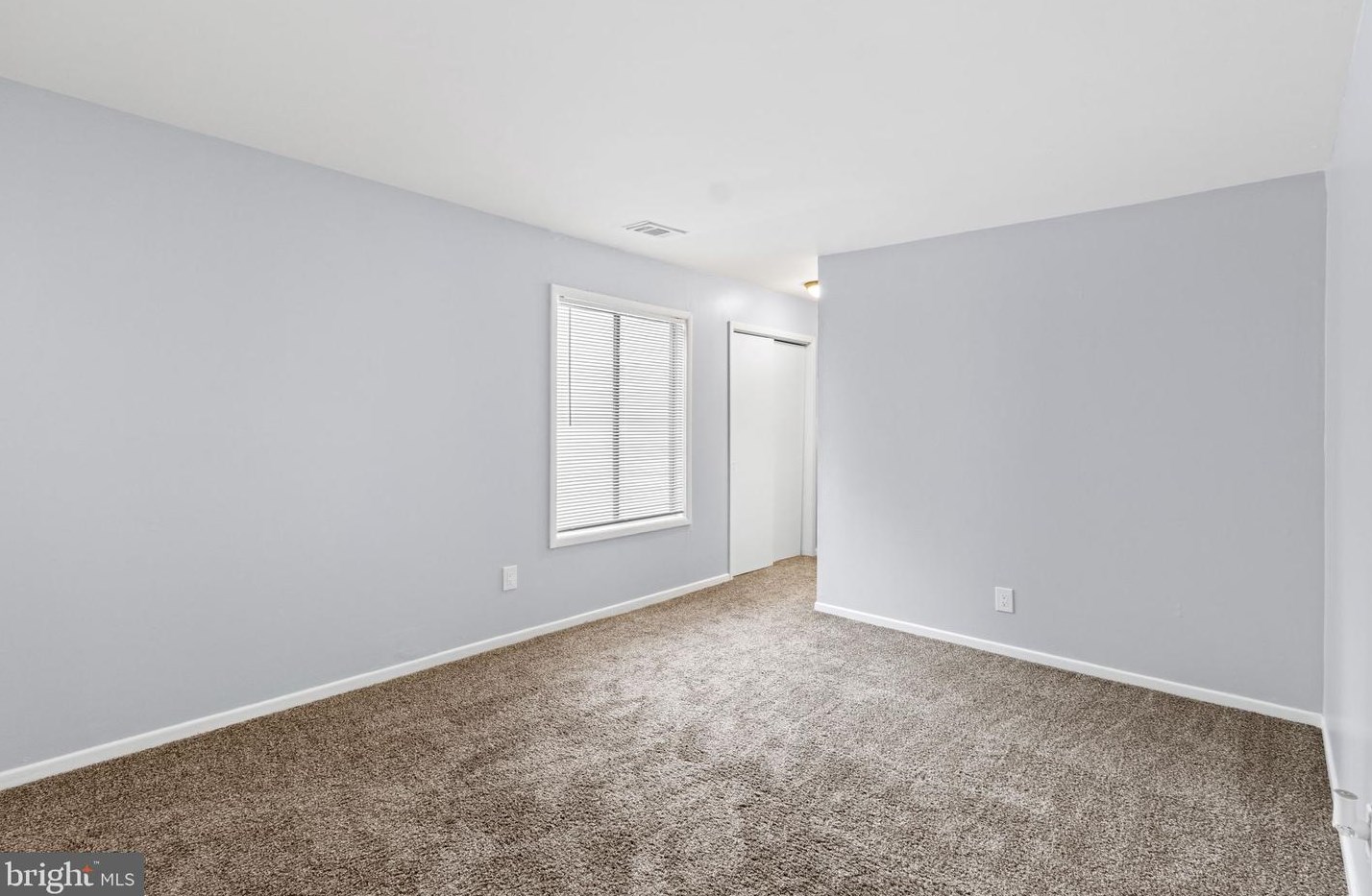 C-2 Avon Dr, East Windsor NJ 08520-5608 exterior