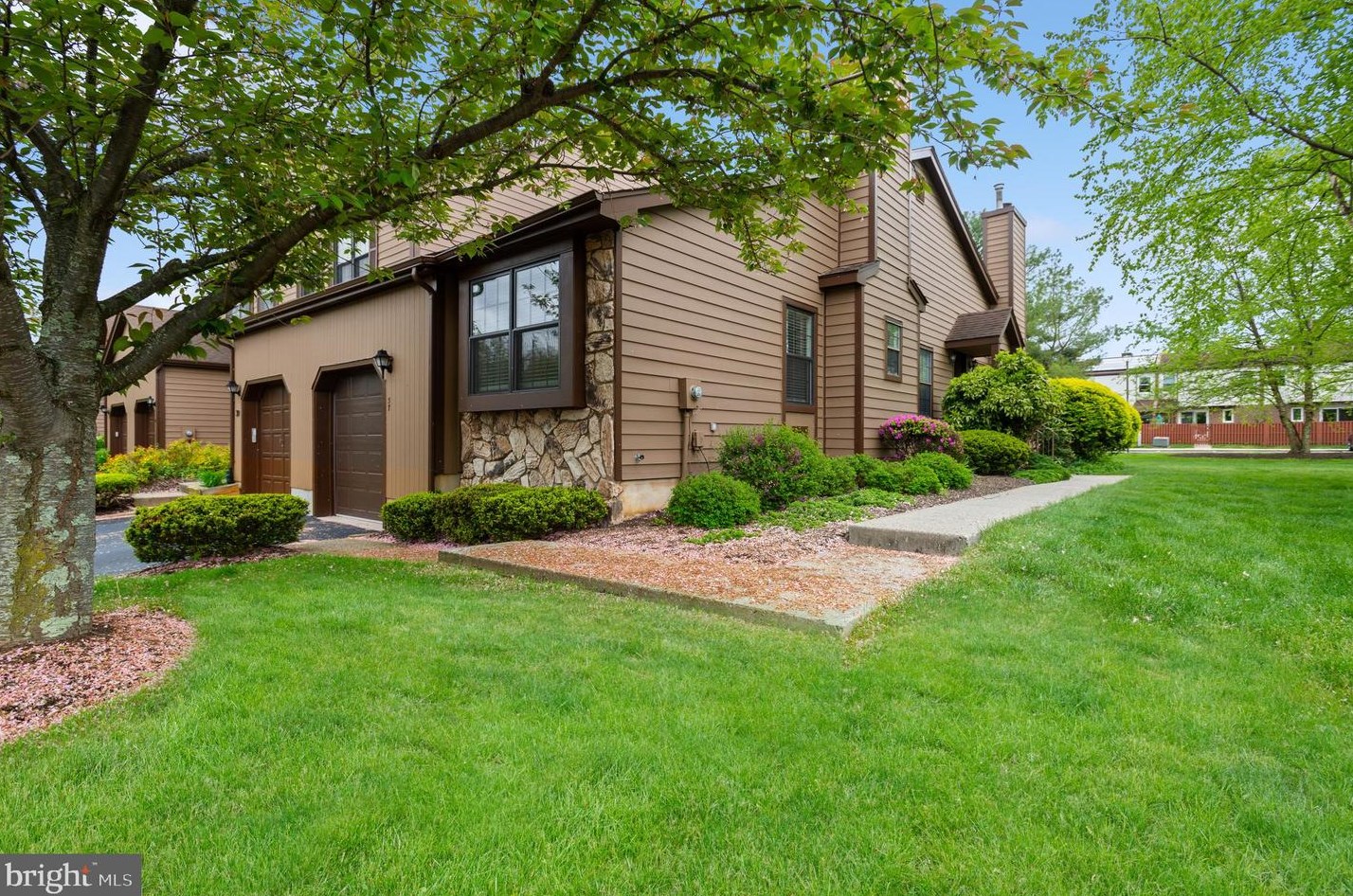 37 Gallo Ct, Lawrence Township, NJ 08648