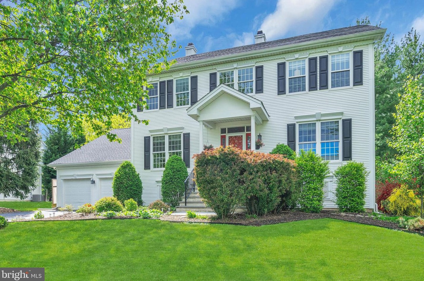 15 Kentsdale Dr, Pennington, NJ 08534-1936