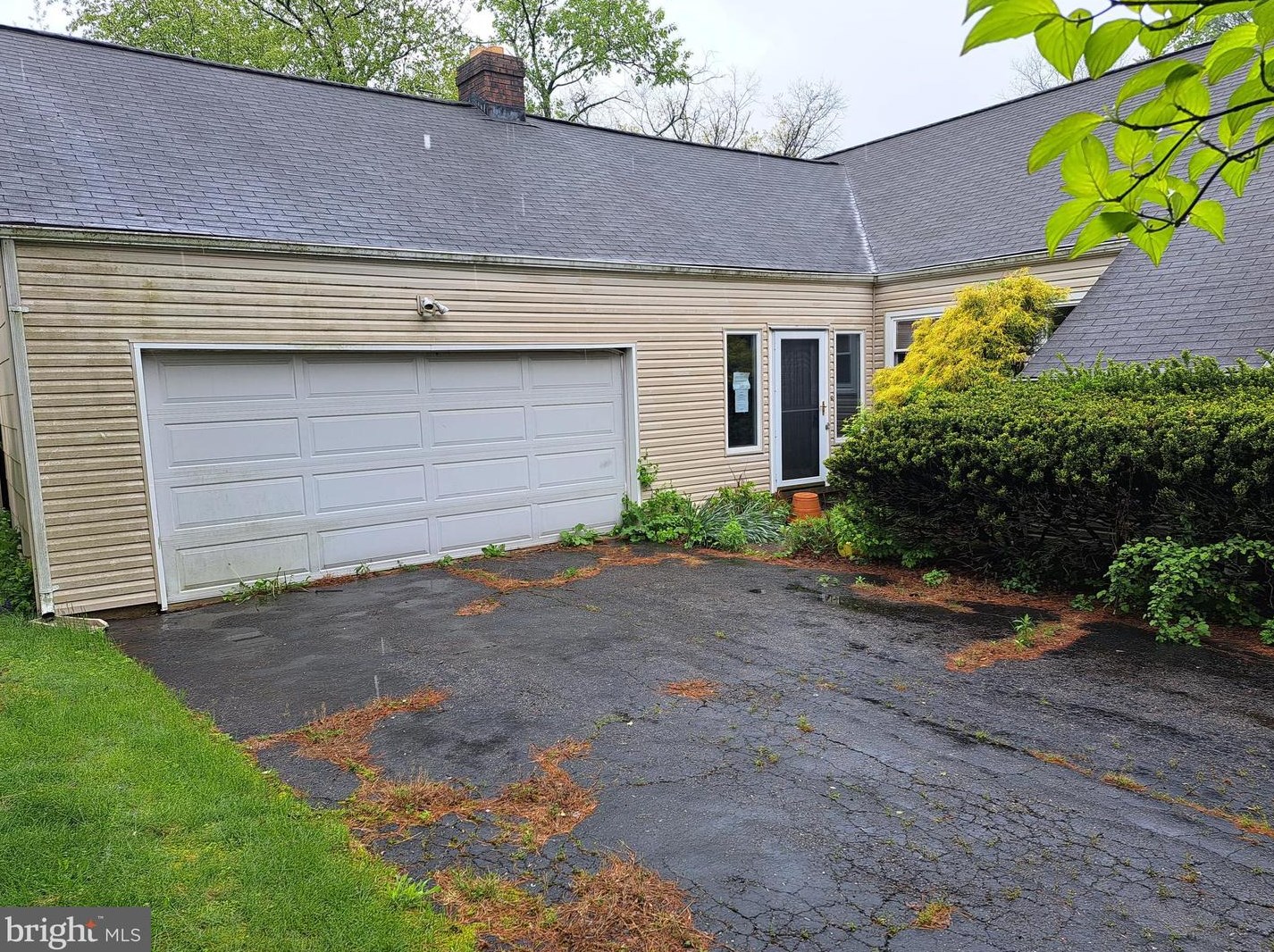 1371 Lower Ferry Rd, Trenton, NJ 08618