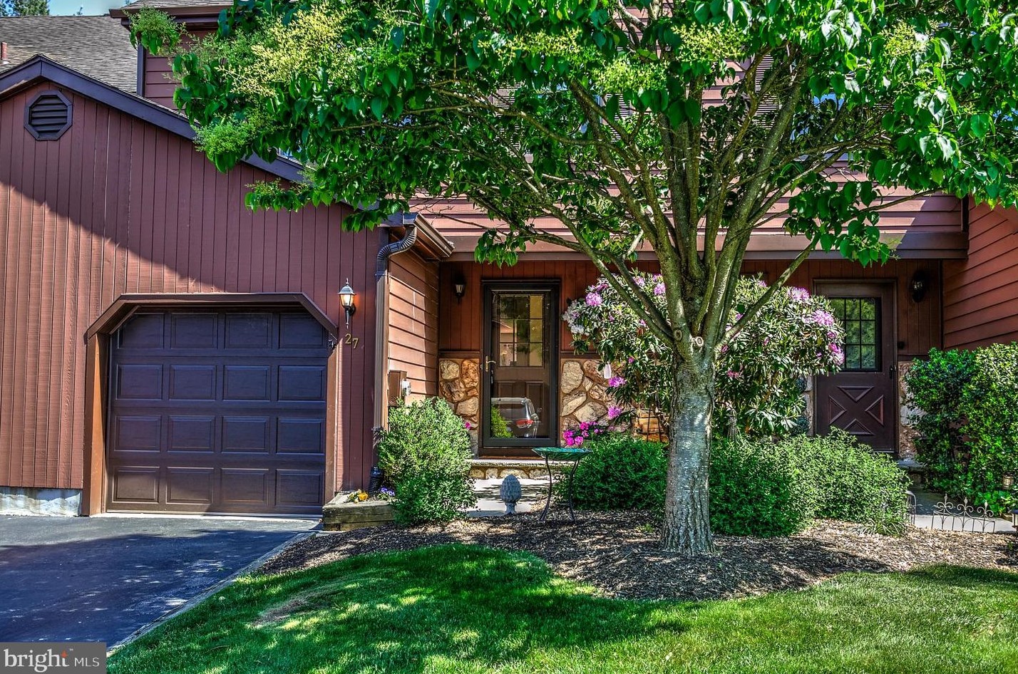 27 Cliveden Ct, Lawrence Township, NJ 08648