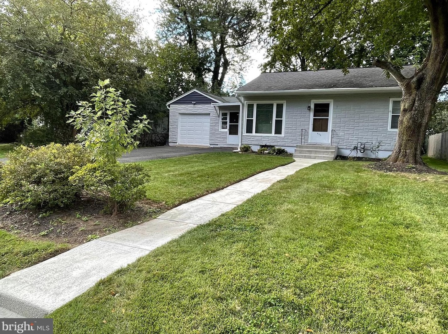 895 Lower Ferry Rd, Trenton, NJ 08628