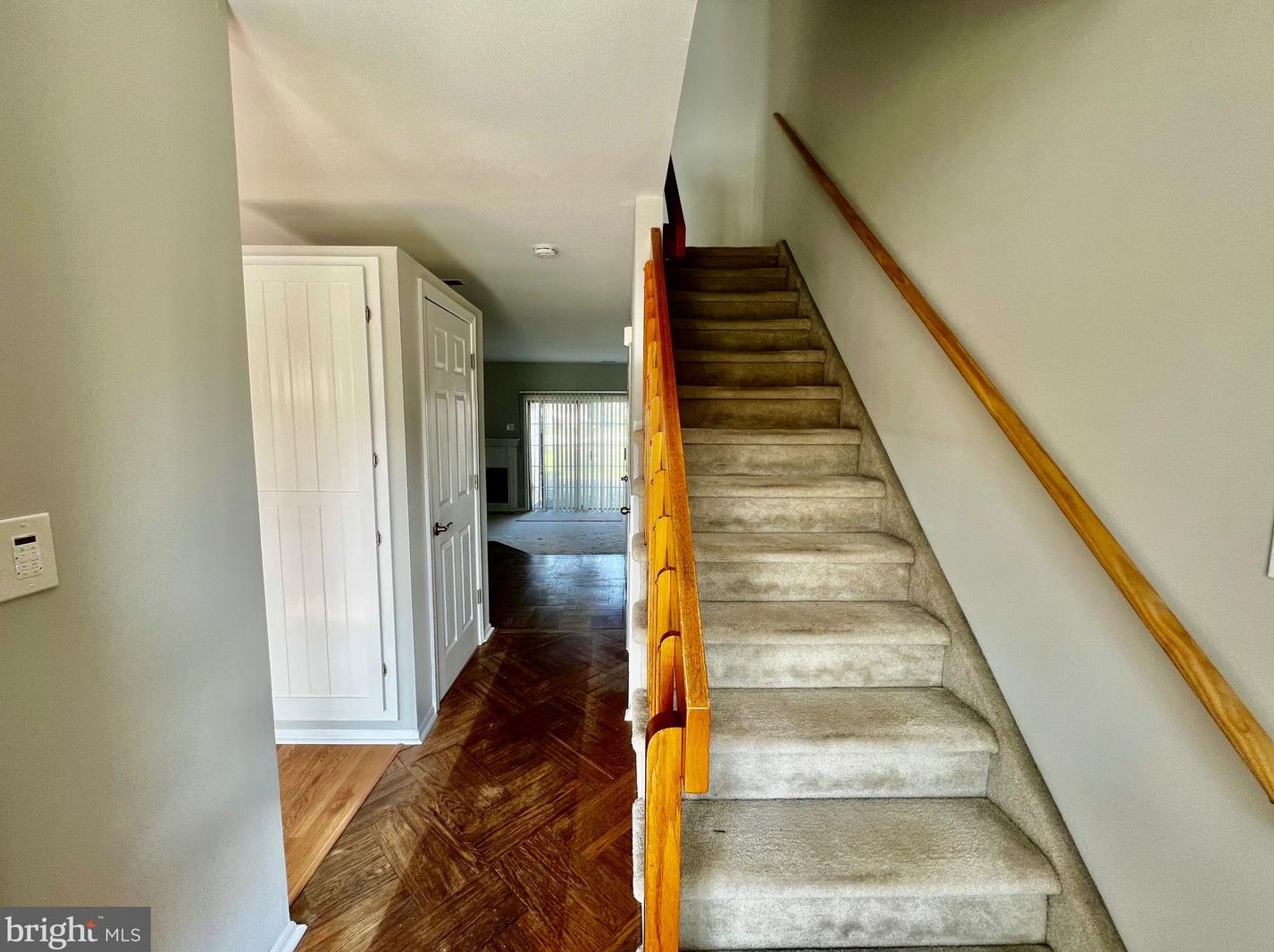 10 Montgomery Ct, East Windsor, NJ 08520-2726