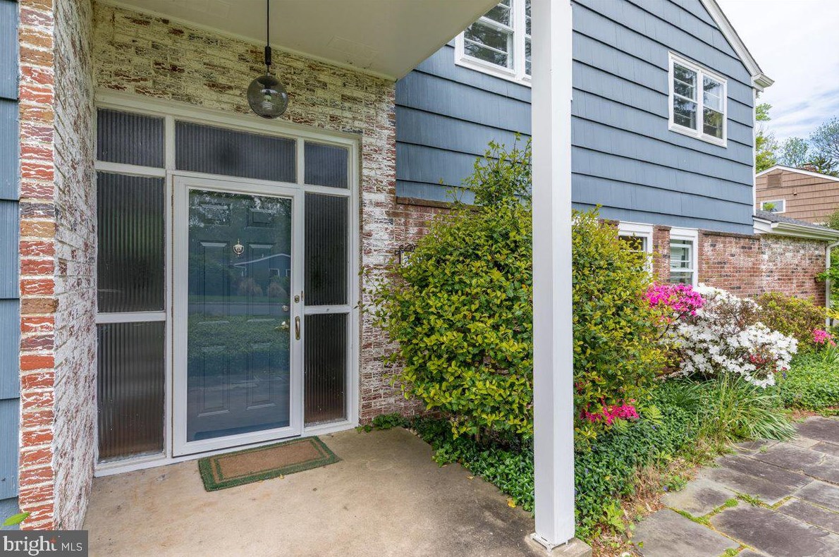 456 Riverside Dr, Princeton, NJ 08540