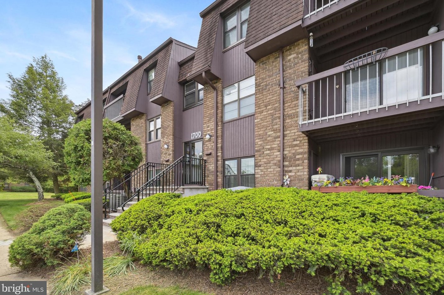 1723 Country Mill Dr, East Windsor, NJ 08512
