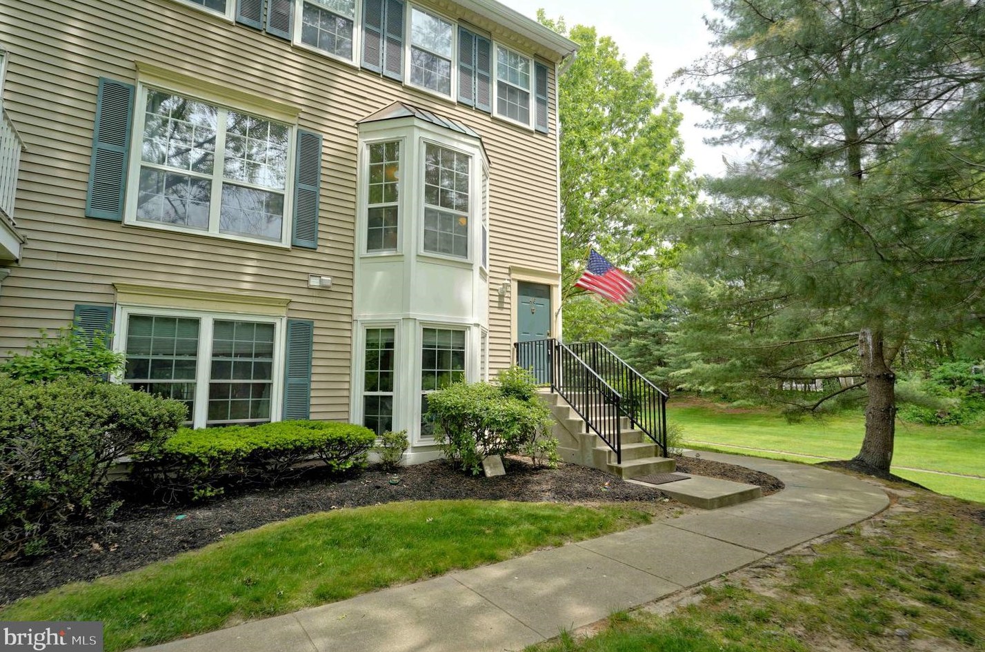 46 Lehavre Ct, Trenton, NJ 08619