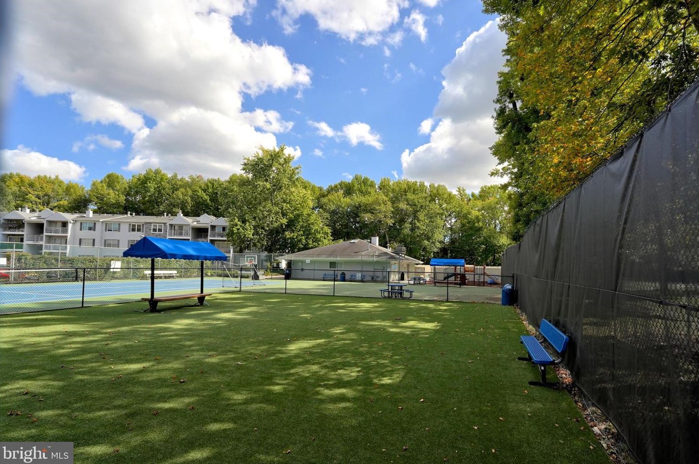 46 Lehavre Ct, Trenton NJ  08619-4723 exterior