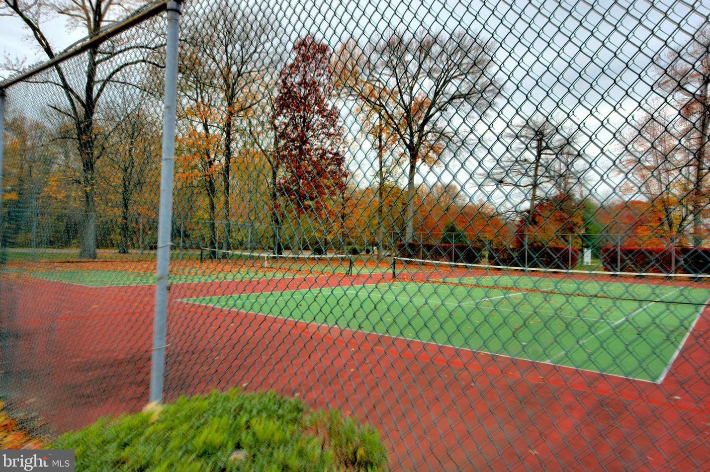 46 Lehavre Ct, Trenton NJ  08619-4723 exterior