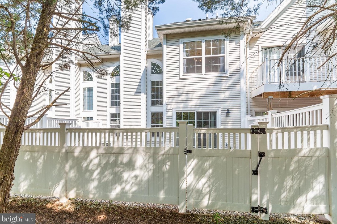 408 Amberleigh Dr, Pennington NJ  08534-1961 exterior