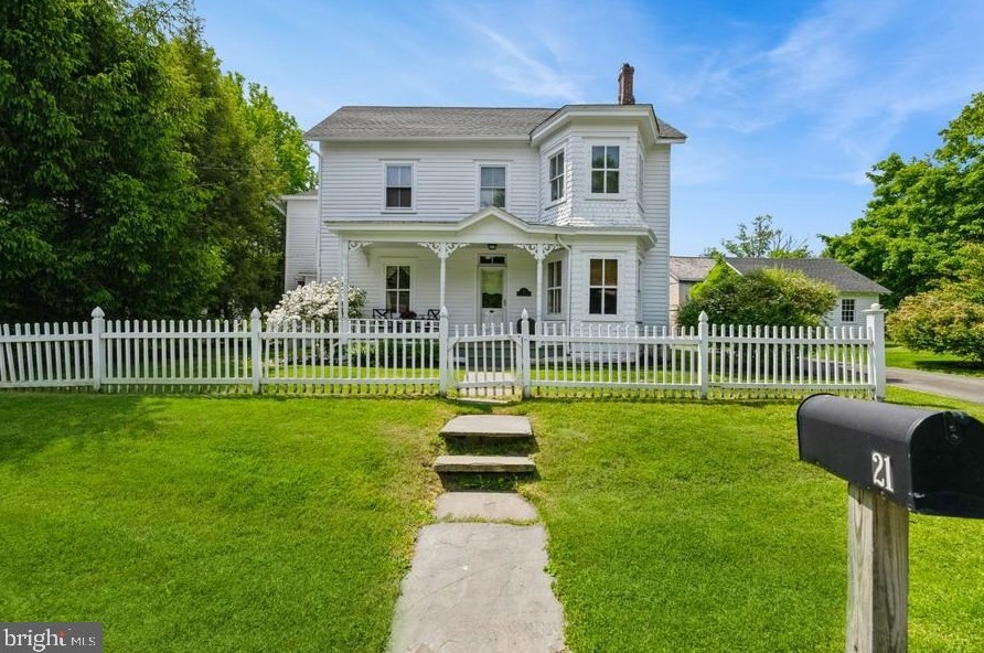 21 Louellen St, Hopewell Township, NJ 08525-1606
