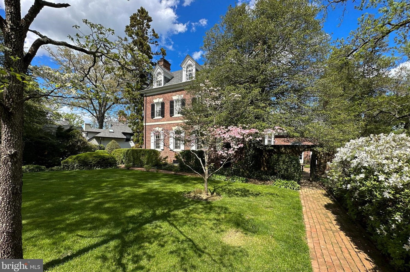 87 Library Pl, Princeton, NJ 08540