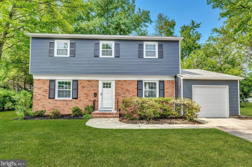 15 Whitemarsh Dr, Lawrence Township, NJ 08648