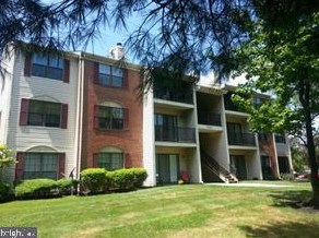 27 Mendrey Ct, Trenton, NJ 08648