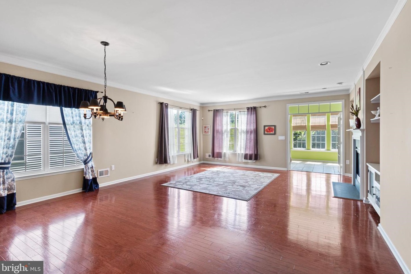 13 Norton Ave, East Windsor, NJ 08520-3057