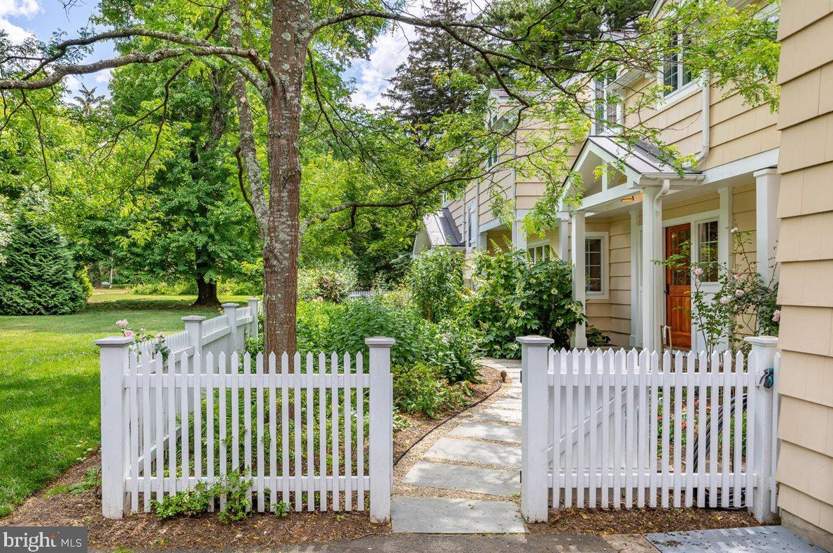124 Random Rd, Princeton, NJ 08540