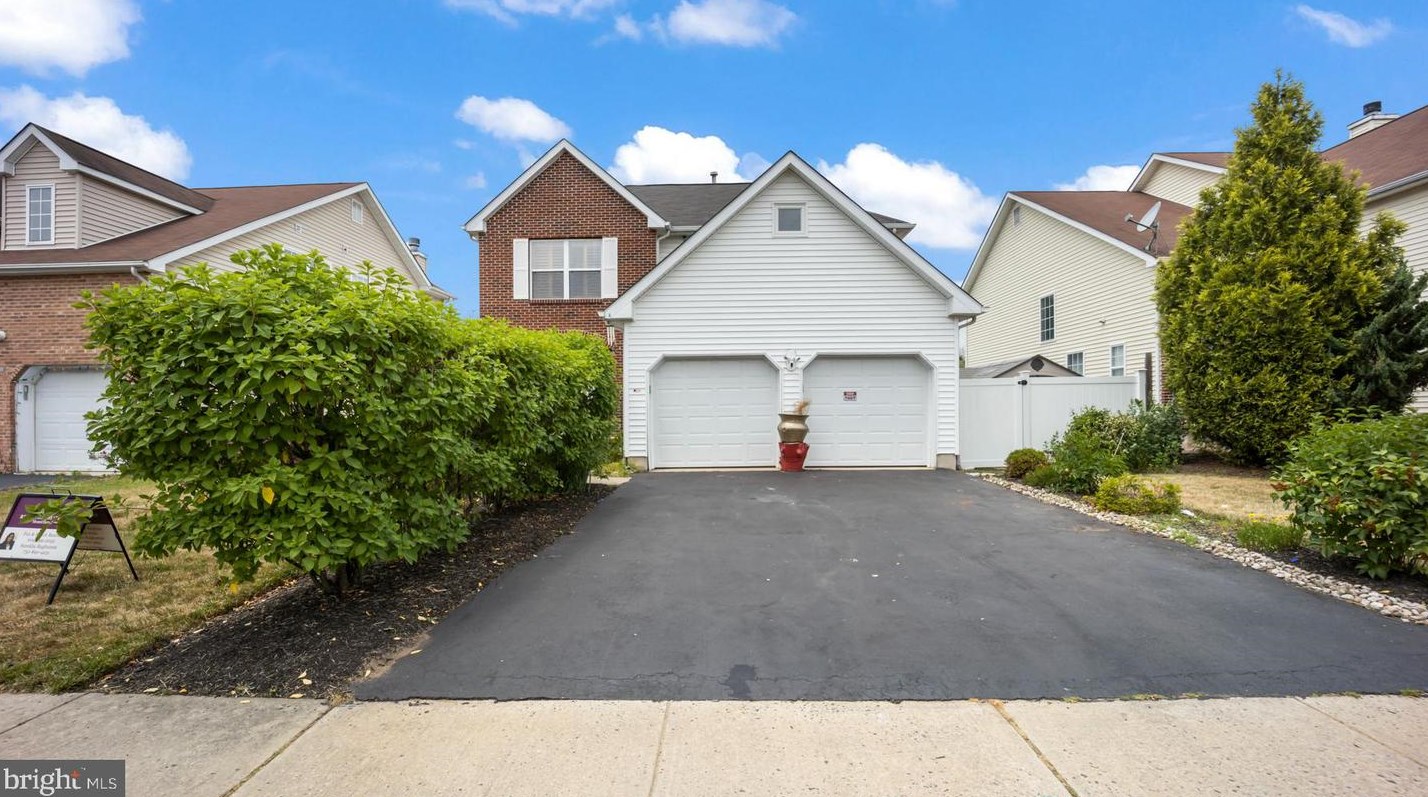 25 Yorkshire Village Rd, Lawrence Township, NJ 08648