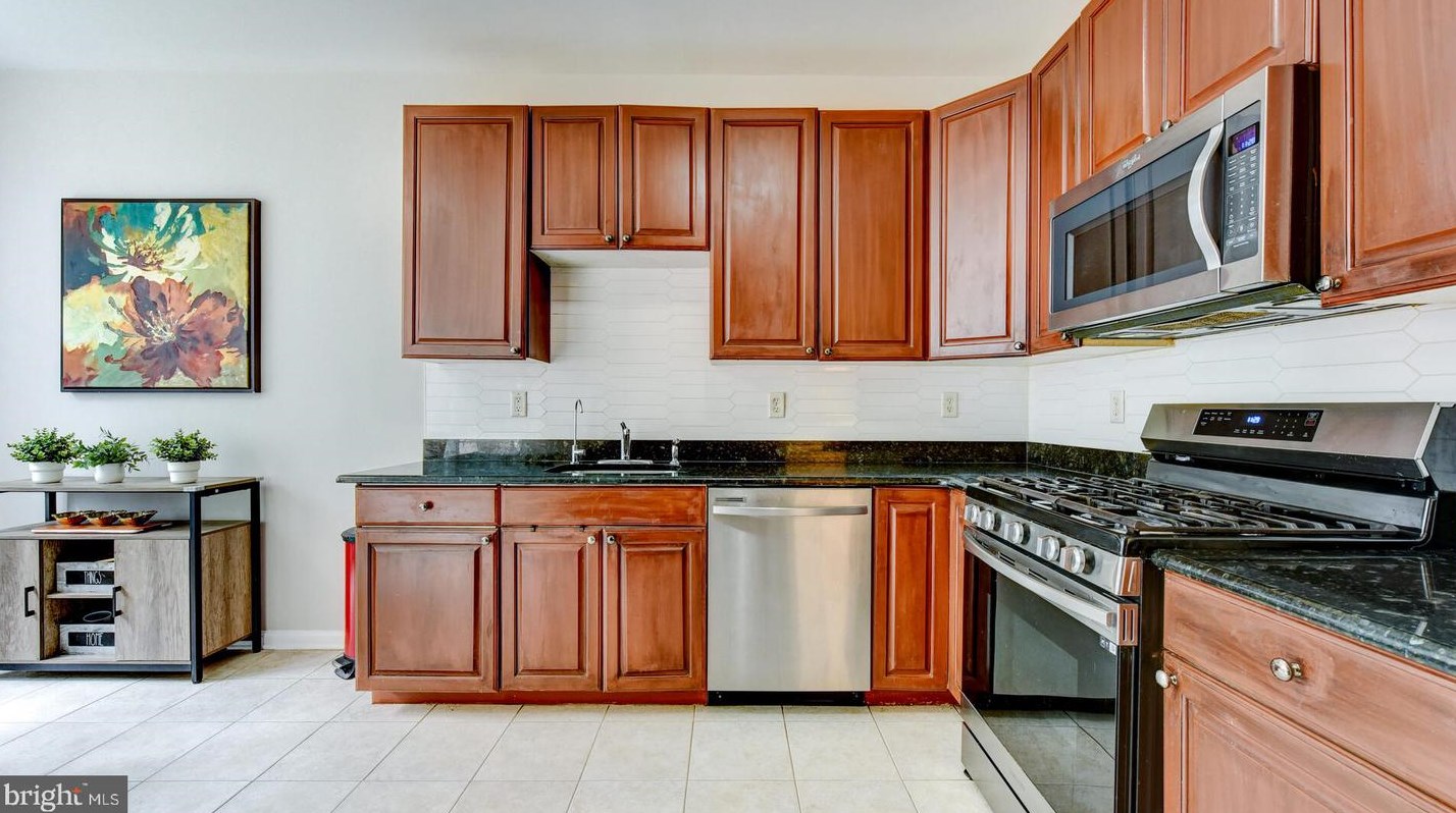 45 Tennyson Rd, East Windsor NJ  08520-4691 exterior