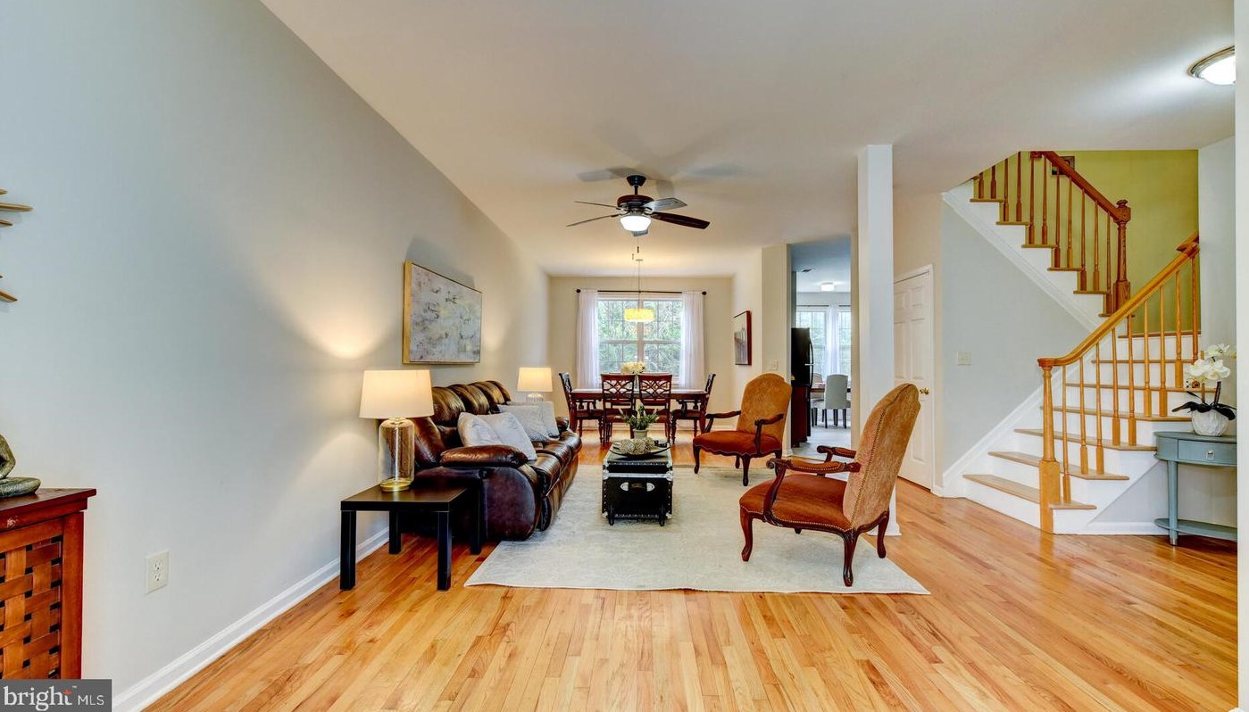 45 Tennyson Rd, East Windsor NJ  08520-4691 exterior
