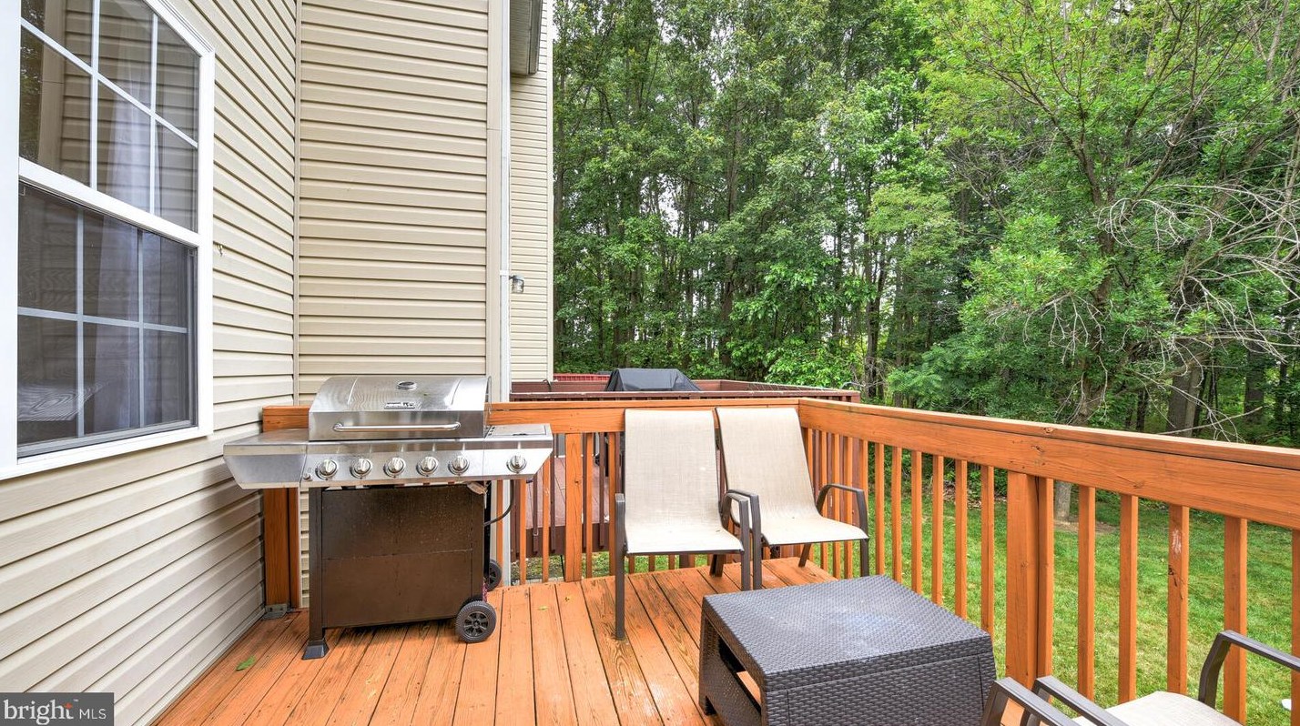 45 Tennyson Rd, East Windsor NJ  08520-4691 exterior