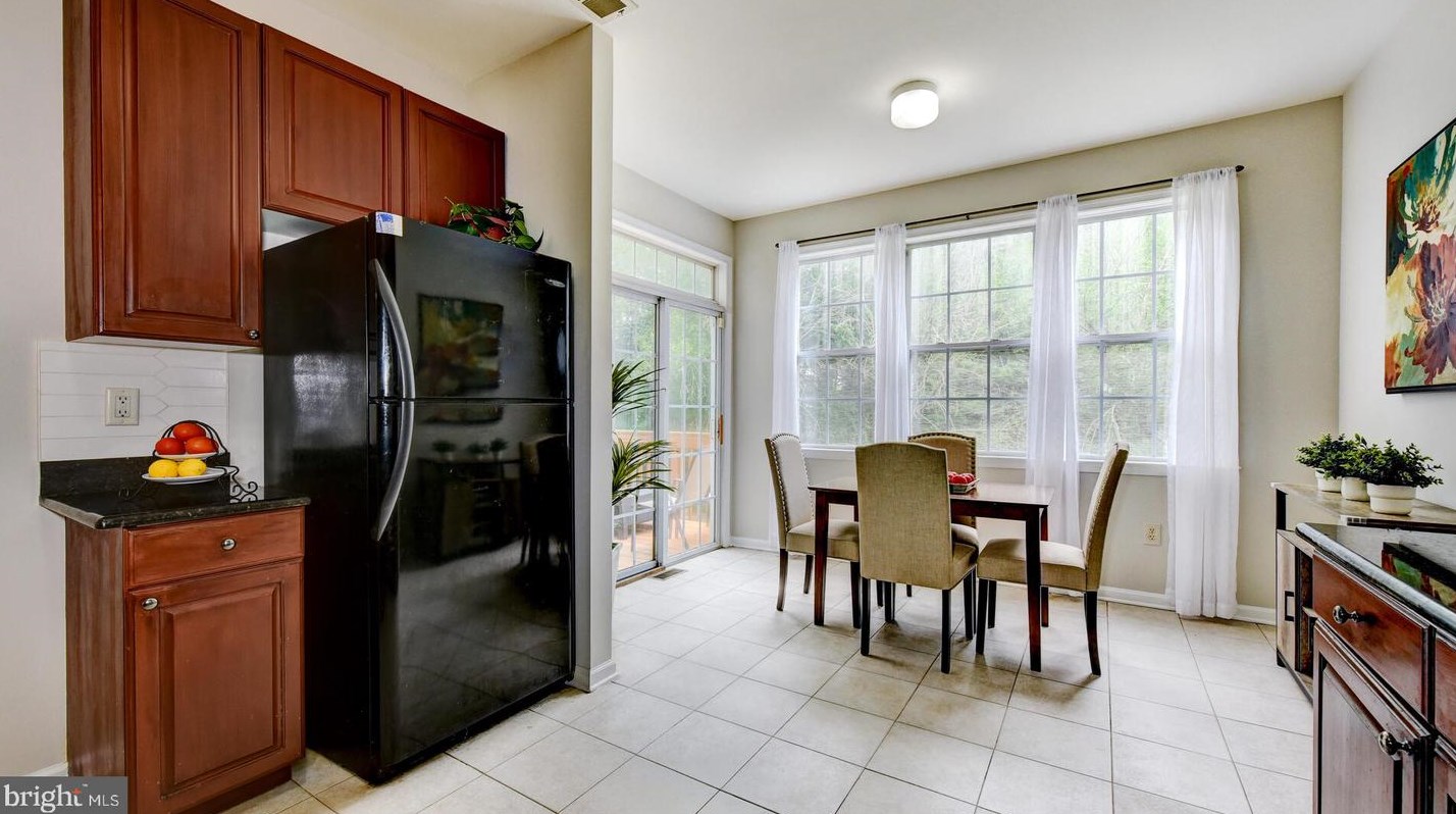 45 Tennyson Rd, East Windsor NJ  08520-4691 exterior