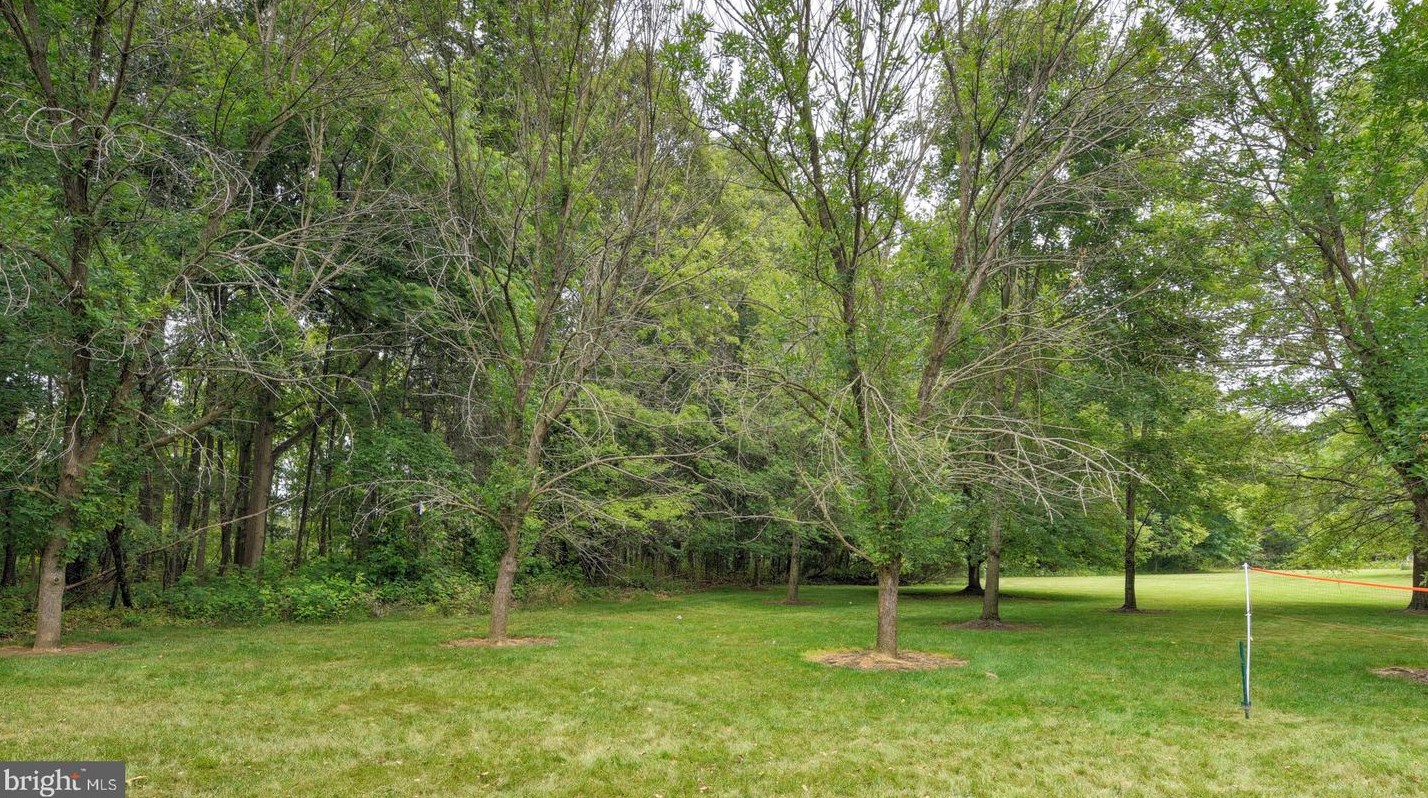 45 Tennyson Rd, East Windsor NJ  08520-4691 exterior