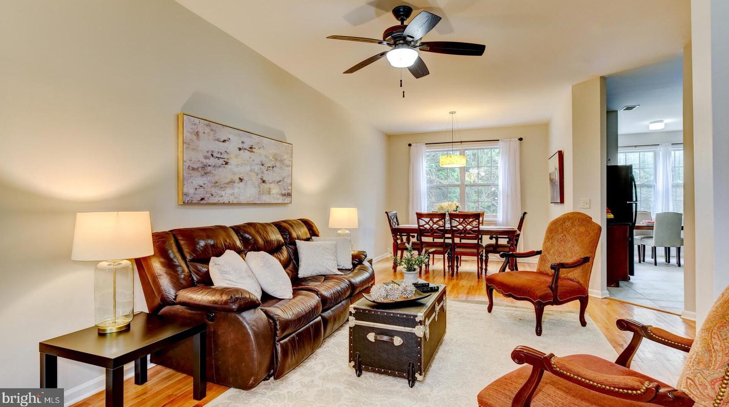 45 Tennyson Rd, East Windsor NJ  08520-4691 exterior