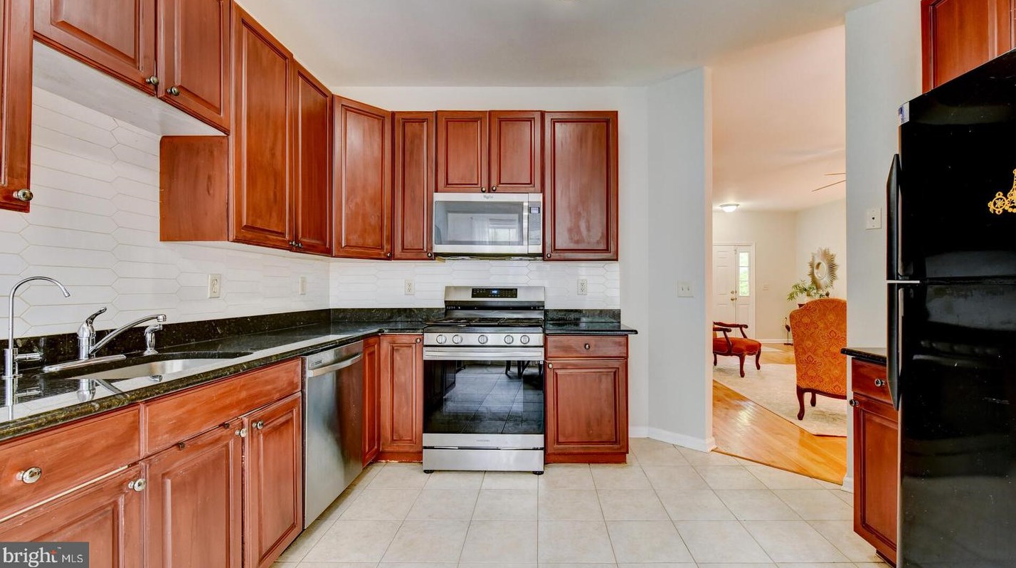 45 Tennyson Rd, East Windsor NJ  08520-4691 exterior