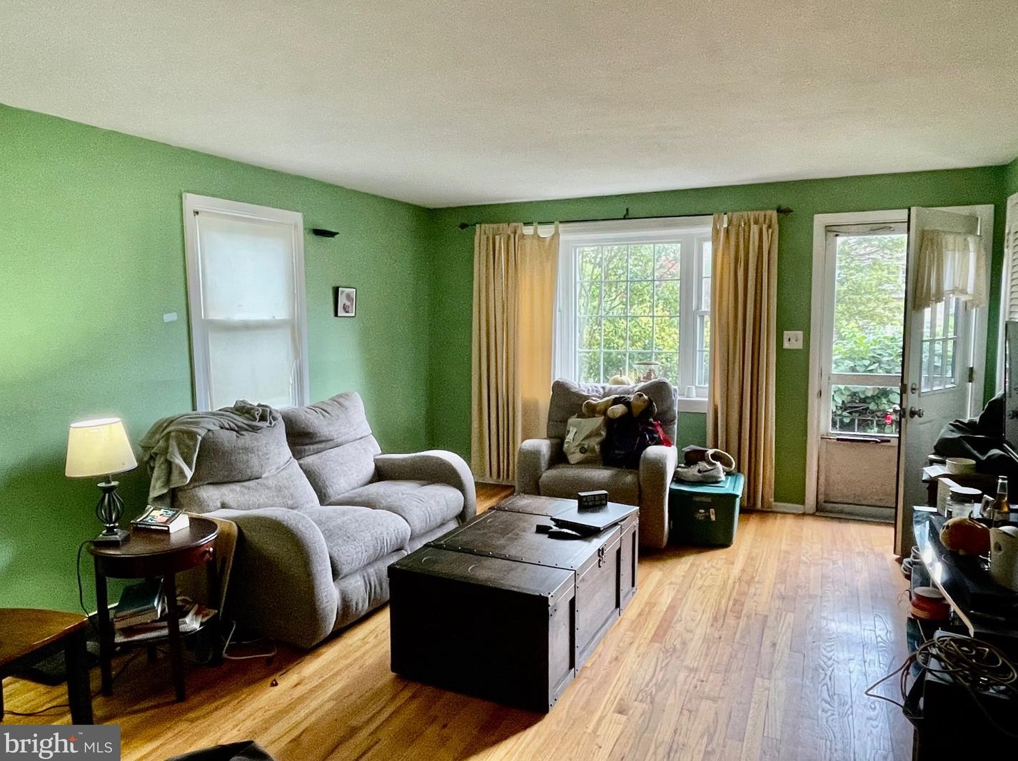 49 Devon Ave, Trenton, NJ 08648-3907