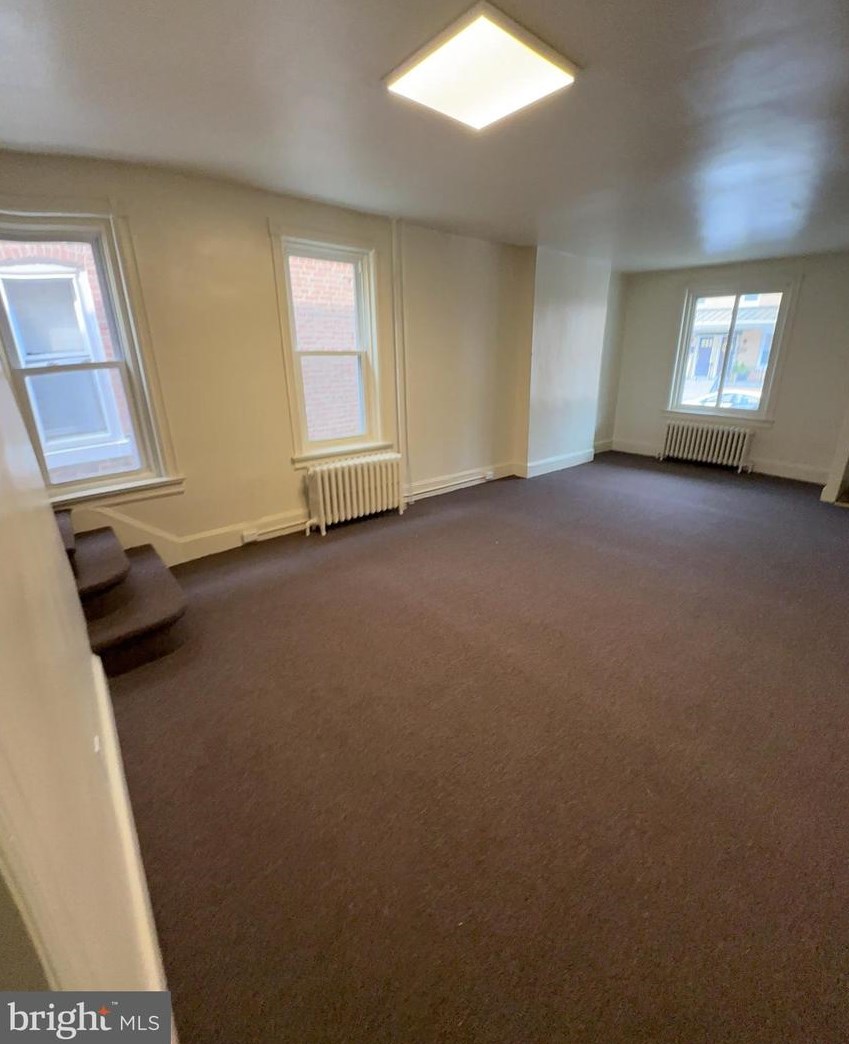 21 Nassau St, Trenton, NJ 08638
