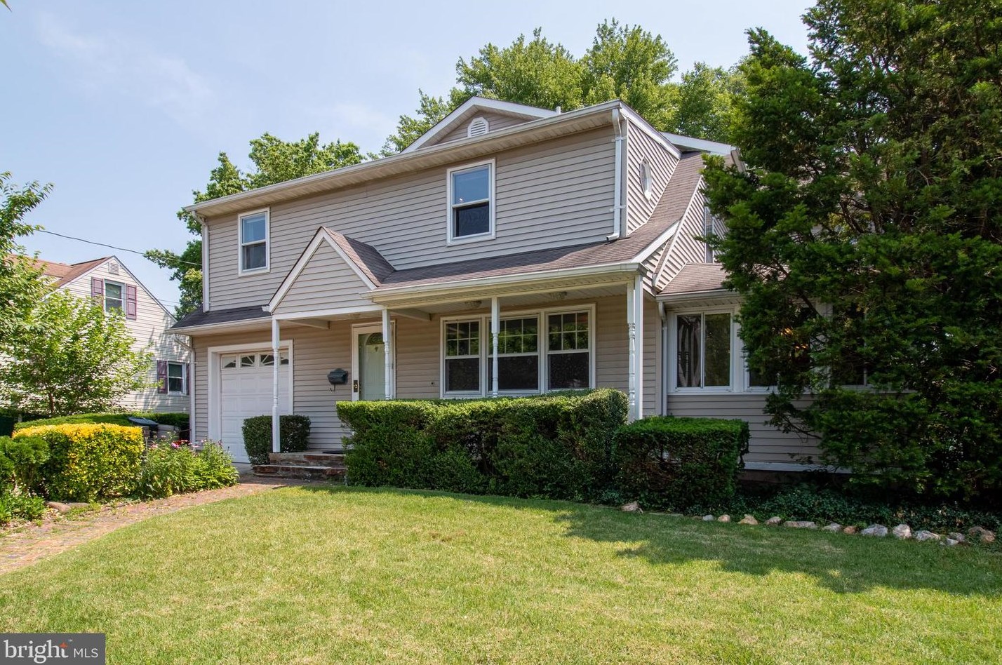 106 Corson Ave, Trenton, NJ 08619-1618