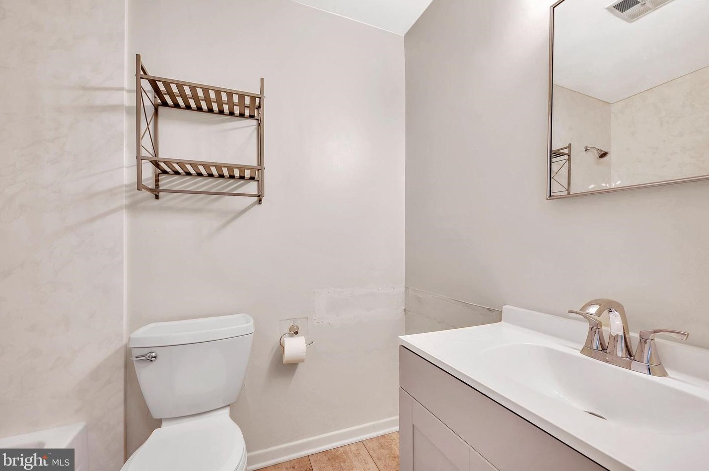 853 Jamestown Rd, East Windsor NJ 08520-5644 exterior