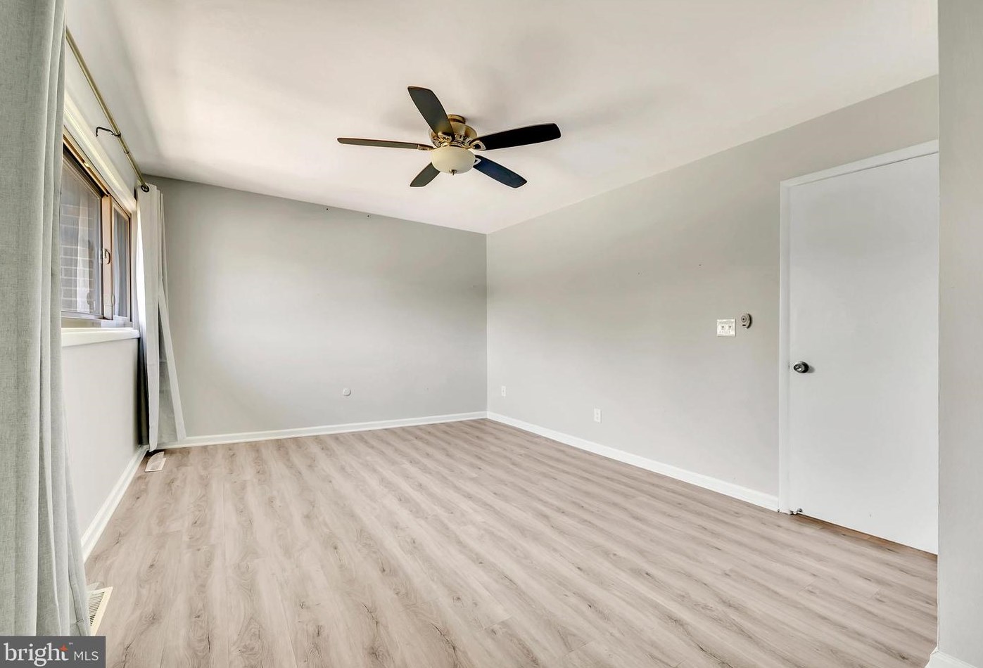 853 Jamestown Rd, East Windsor NJ 08520-5644 exterior