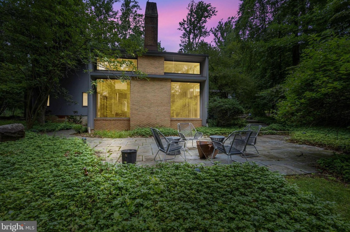 24 White Oak Dr, Princeton, NJ 08540