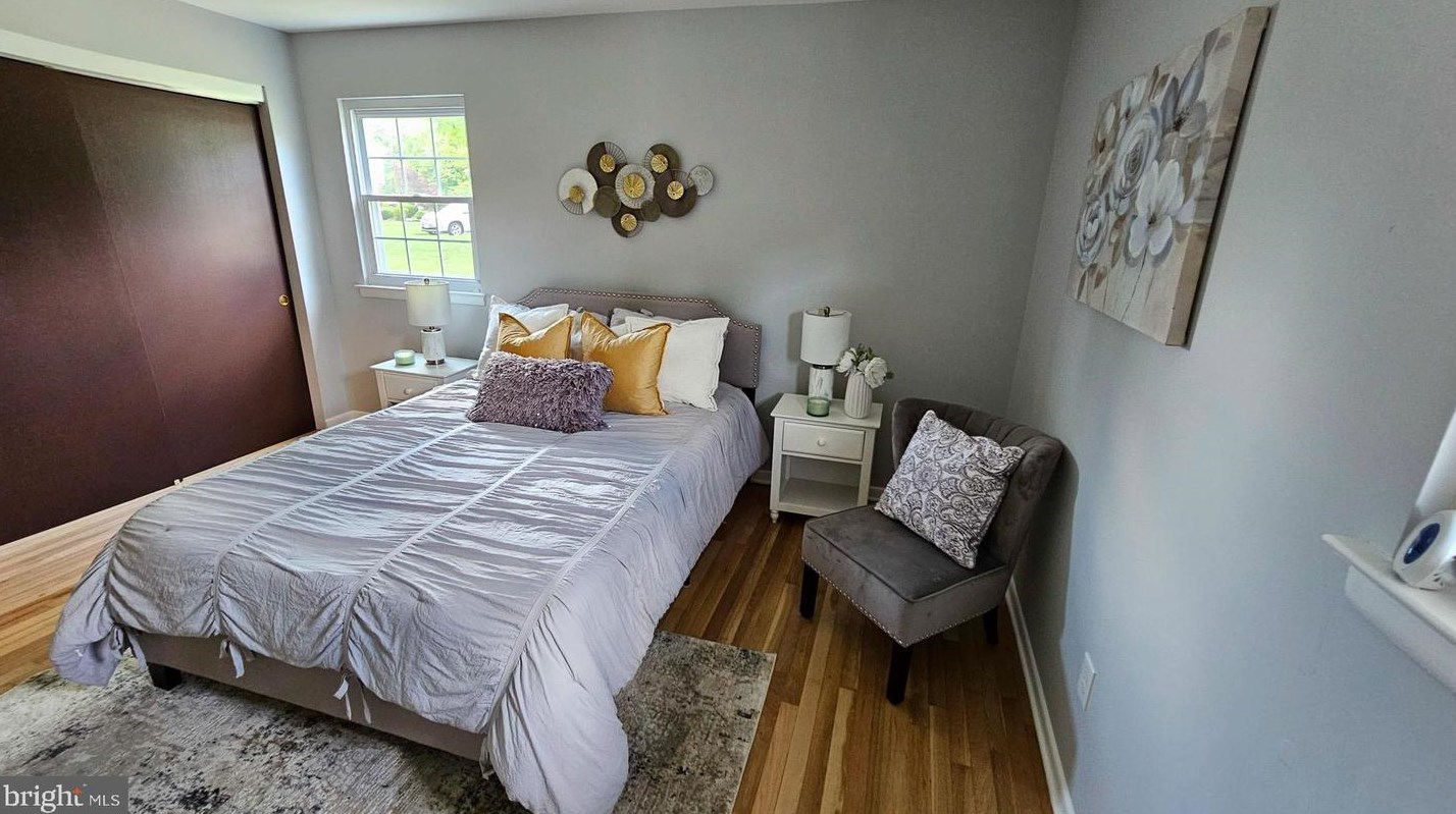 9 Heathwood Dr, East Windsor, NJ 08520-1246