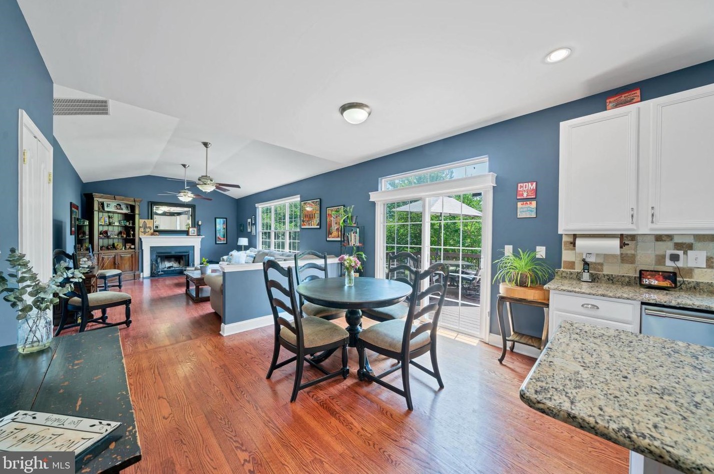 25 Pierce Rd, East Windsor NJ 08520-2400 exterior